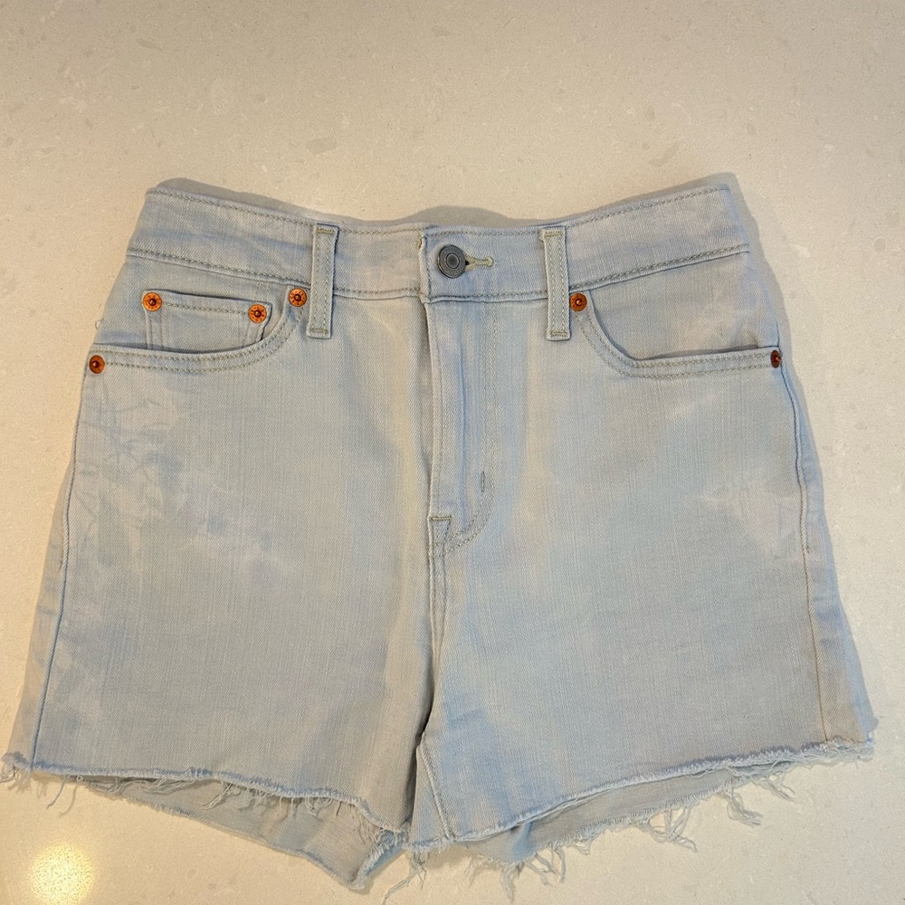 Levi's Light Wash Jean Shorts High-Waisted Frayed Hem